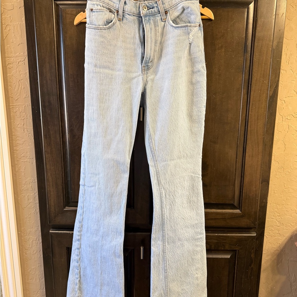 Abercrombie & Fitch - High Rise Vintage Flare Jean, Light Wash